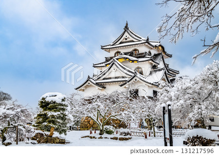 志賀彥根城：白雪皚皚的天守閣 131217596