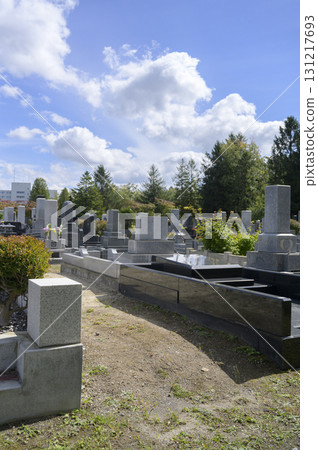 關閉墳墓的圖片 關閉墳墓的圖片 131217693