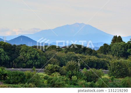 愛知縣：從名古屋市西區新明石橋眺望禦嶽山和莊內川 131219290