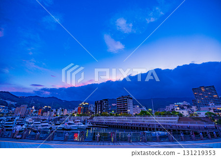 【靜岡縣】夕陽西下的熱海港 131219353