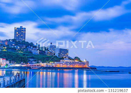 [Shizuoka Prefecture] Twilight at Atami Port 131219637