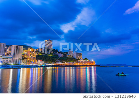 [Shizuoka Prefecture] Twilight at Atami Port 131219640