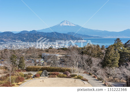 從靜岡縣靜岡市日本平夢露台眺望富士山 從靜岡縣靜岡市日本平夢露台眺望富士山 131222366