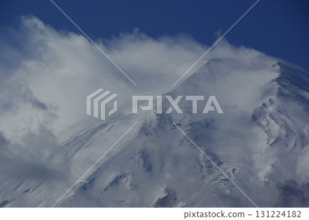 從本棲湖眺望隆冬的富士山 從本棲湖眺望隆冬的富士山 131224182