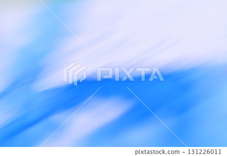 藍色的抽象的背景與模糊的線條 131226011