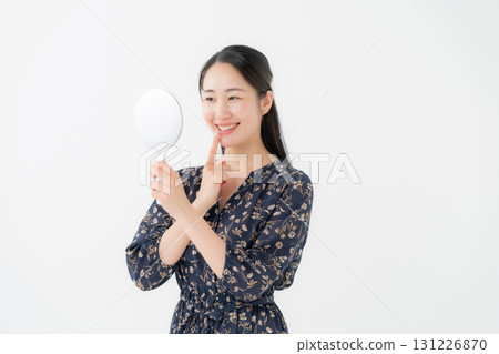 女人照鏡子牙科 131226870