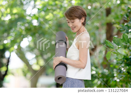 Yoga woman outdoors 131227084