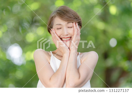 Women Outdoor Beauty 131227137