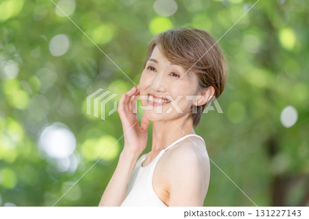 女性戶外美容 131227143