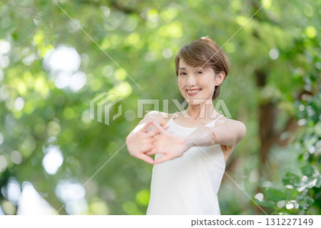 Yoga woman outdoors Yoga woman outdoors 131227149