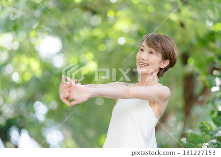 Yoga woman outdoors Yoga woman outdoors 131227153