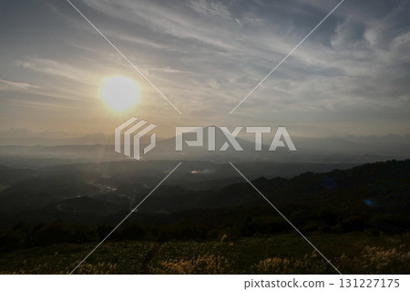 從岩手縣盛岡市天保山眺望的岩手山夜景和灌木叢的輝光 從岩手縣盛岡市天保山眺望的岩手山夜景和灌木叢的輝光 131227175