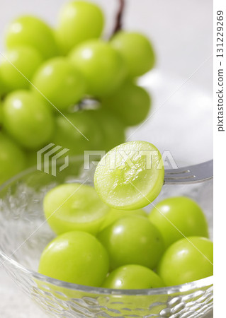 Shine Muscat 131229269