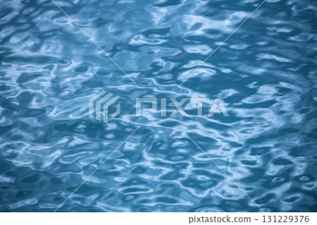 水面 131229376