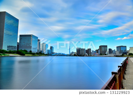 東京隅田川中央大橋及天空樹長曝光拍攝 東京隅田川中央大橋及天空樹長曝光拍攝 131229923