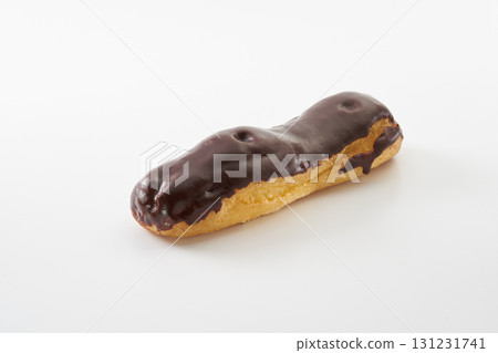 Eclair au chocolat: the image of French confectionery Eclair au chocolat: the image of French confectionery 131231741