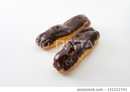 巧克力閃電泡芙：法式糖果的形象 131231743