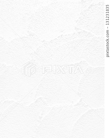 帶有抹刀痕跡的白色土牆的垂直背景圖像 131231835