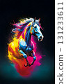 黑色背景上五顏六色的馬 131233611