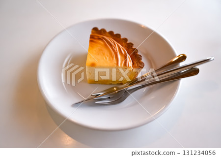 Cheese tart 131234056