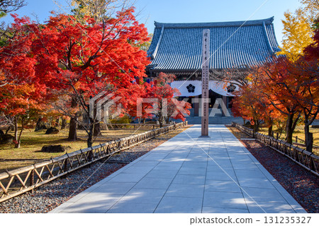Chishaku-in Temple in autumn Chishaku-in Temple in autumn 131235327