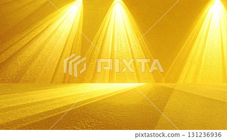 金色的牆壁，聚光燈 131236936