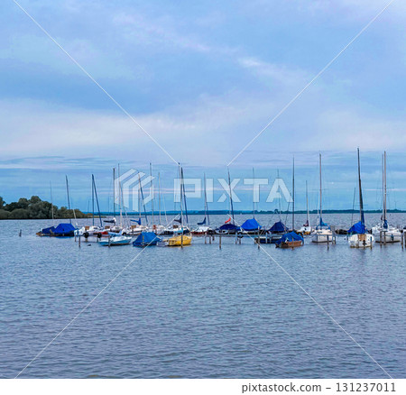 Parking and berth for pleasure yachts, place for rent and recreation on the lake Parking and berth for pleasure yachts, place for rent and recreation on the lake 131237011