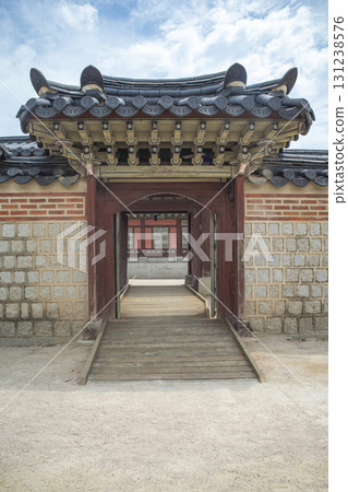 World Heritage Gate 131238576