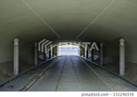 島根縣濱田市石見海濱公園、沙丘隧道 131240339