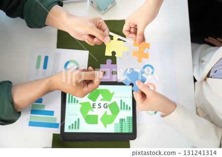 Hands Joining for ESG Puzzle Completion in Collaborative Meeting Hands Joining for ESG Puzzle Completion in Collaborative Meeting 131241314