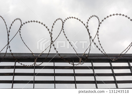 Razor Wire Razor Wire 131243518