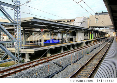 Coming soon! New platforms 3 and 4 at Kasukabe Station, a temporary outbound line, undergoing transformation in preparation for the elevated track. 131245358