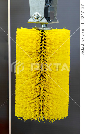 Livestock scratch brush 131247137