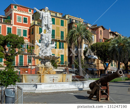 Christopher Columbus statue in Genoa Christopher Columbus statue in Genoa 131247190