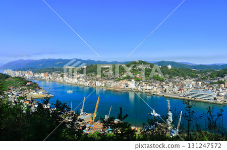 [Hiroshima Prefecture] The streets of Onomichi seen from Mukojima (Senkoji Park) 131247572