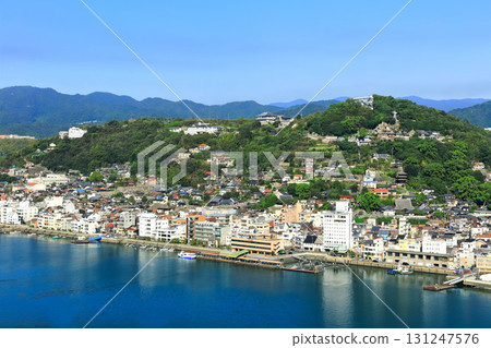 [Hiroshima Prefecture] The streets of Onomichi seen from Mukojima (Senkoji Park) 131247576