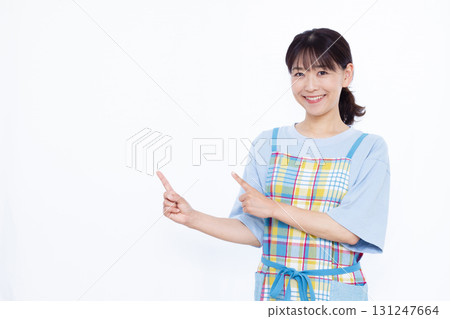 A housewife giving an introduction 131247664