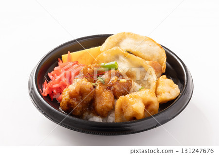 Fried dumplings, fried chicken, bento 131247676