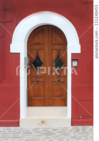Entrance door with arch Entrance door with arch 131248455