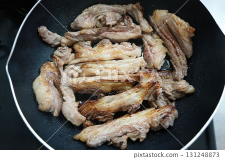 Pan-fried Ezo venison belly 131248873