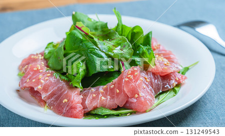 Tuna carpaccio salad Tuna carpaccio salad 131249543
