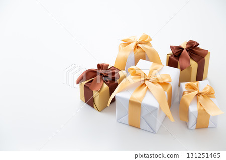 Many gifts 131251465