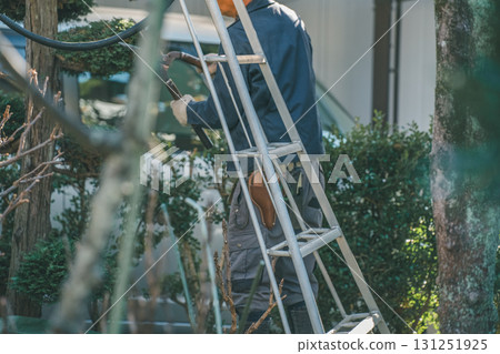 gardener, landscaper, gents 131251925