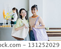 A young woman visiting a cafe 131252029