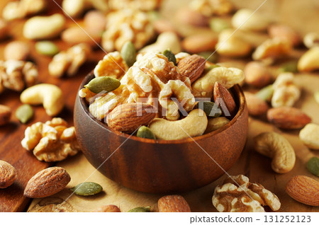 Mixed nuts 131252123
