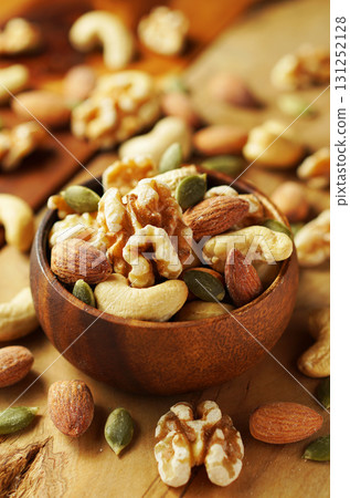 Mixed nuts 131252128