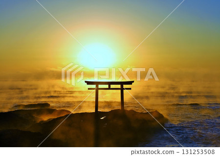 茨城縣大洗磯崎神社的日出 茨城縣大洗磯崎神社的日出 131253508