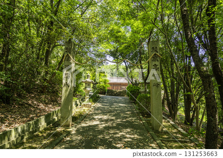 岡山縣淺口市注連柱加茂八幡神社 131253663