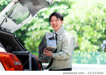 Specialist on-site service 131253843