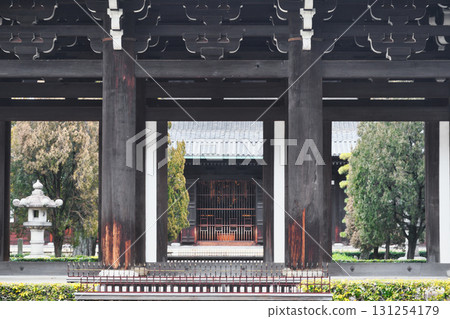 冬季的東福寺三門(京都市東山區) 冬季的東福寺三門(京都市東山區) 131254179